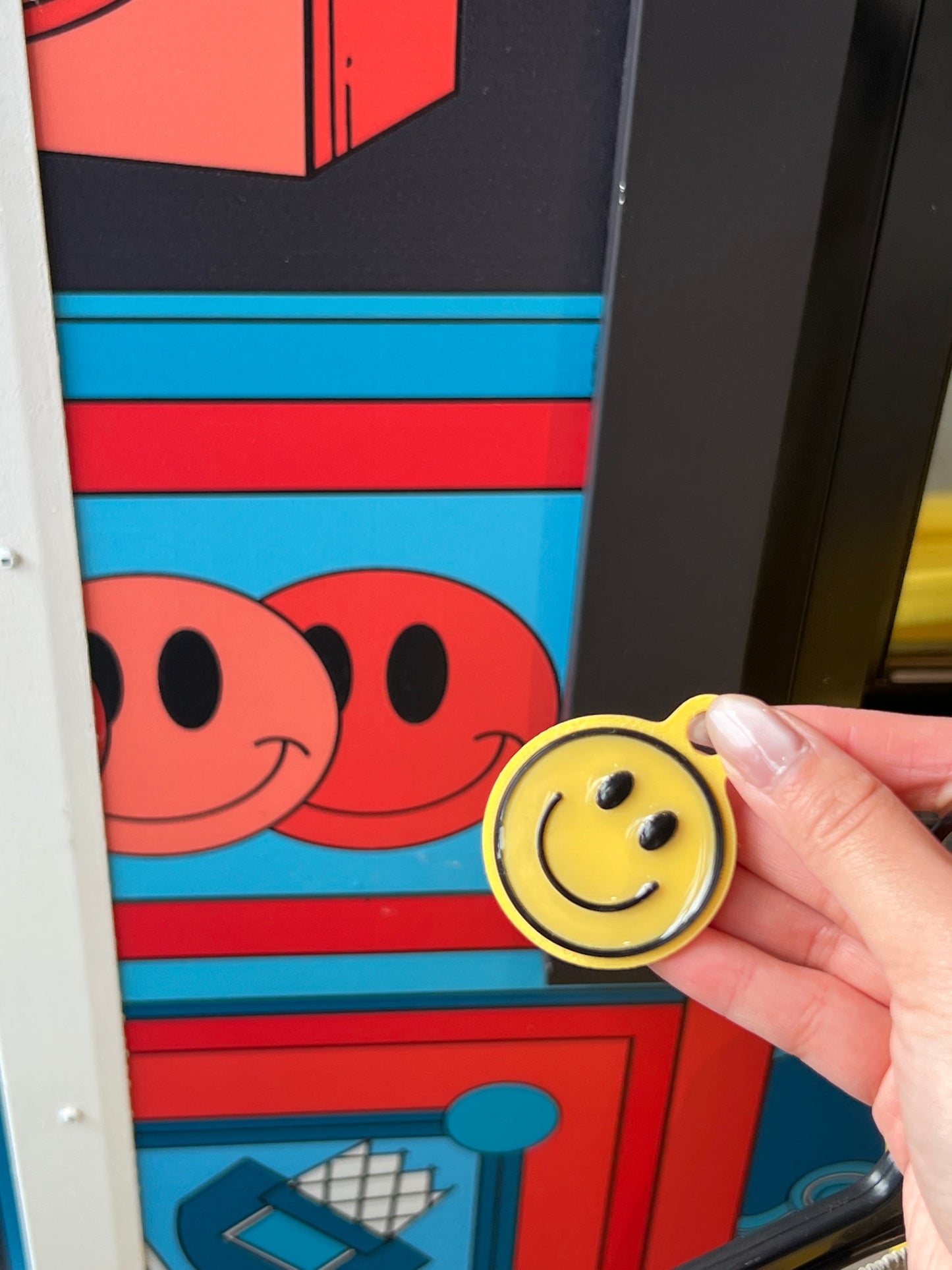 TAPSY Smiling Face NFC Keychain Tag